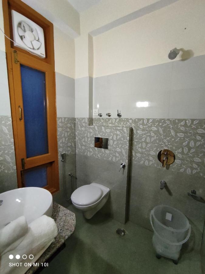 Hotel Cozy Haven Mandi Ngoại thất bức ảnh