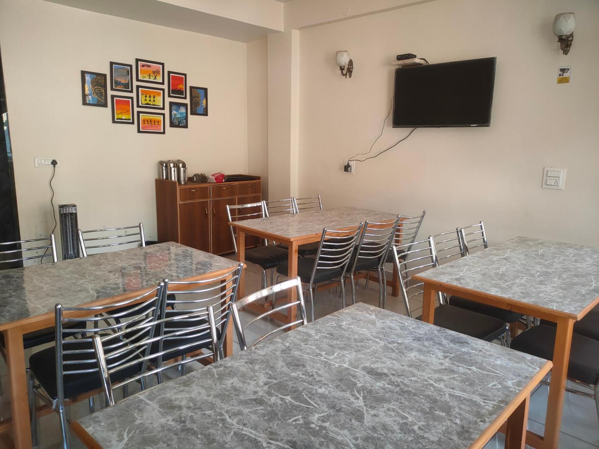 Hotel Cozy Haven Mandi Ngoại thất bức ảnh